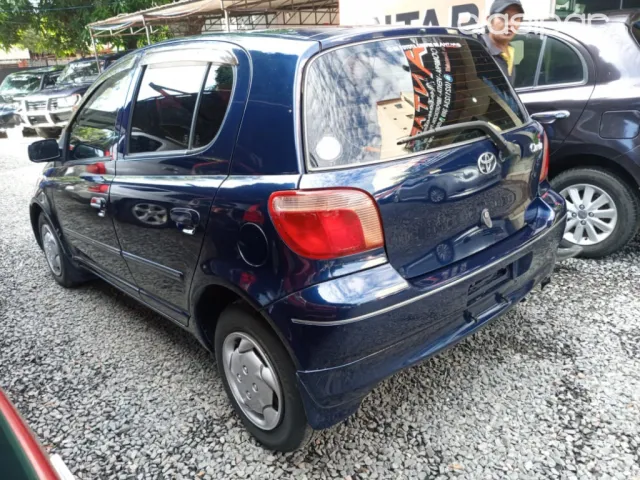 Toyota Vitz 2000 — foto 7