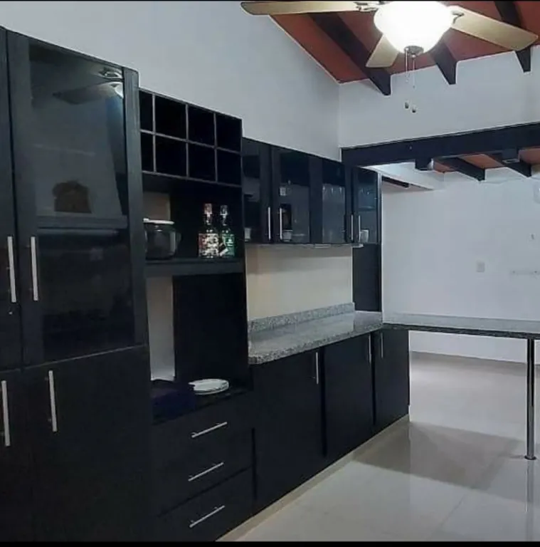 Hermosa casa a la venta en LUQUE — foto 2