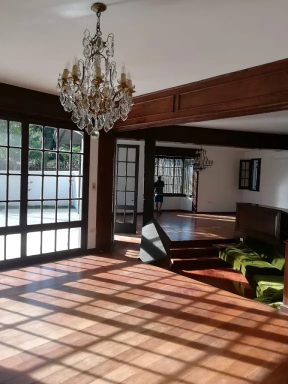 EL DORADO – CLUB CENTENARIO: LUJOSA RESIDENCIA, 1.500M2, 5 DORMIT, PISCINA, JARDÍN. — foto 2