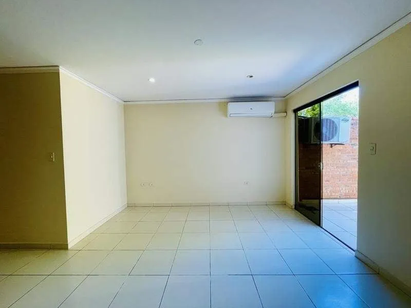 VENDO CASA EN CONDOMINIO EN LUQUE COD 3776 — foto 2