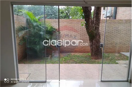VENDO DUPLEX EN EL CENTRO DE LUQUE - PRIMER BARRIO — foto 2