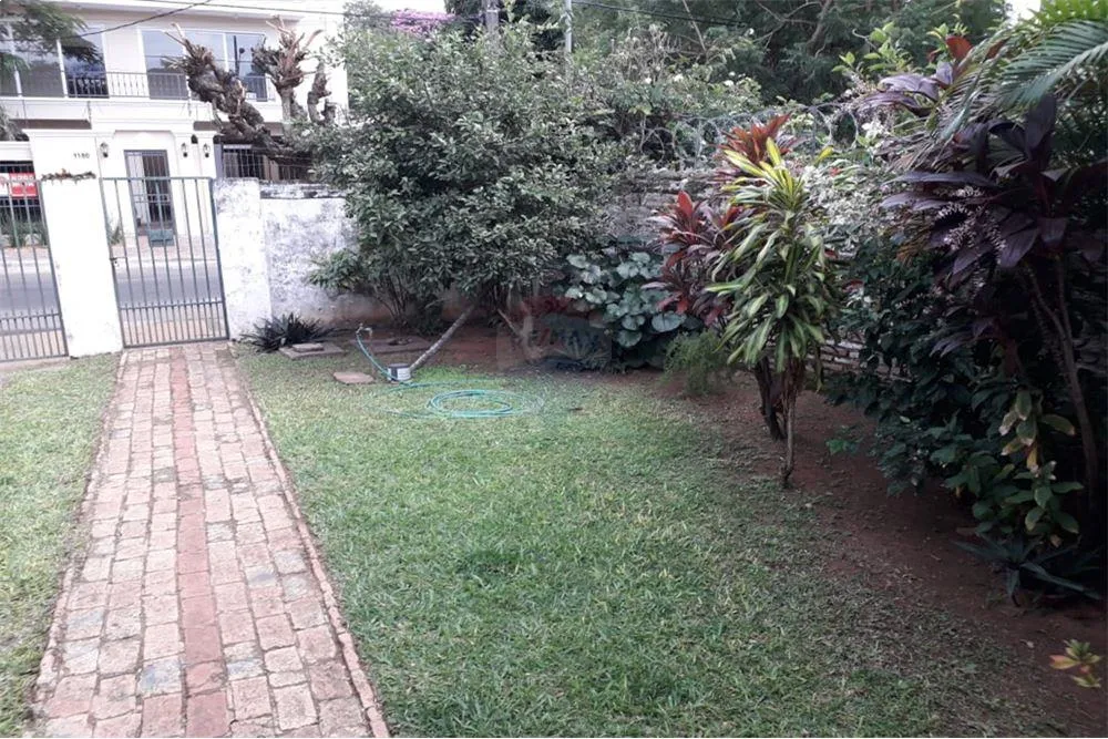 Vendo Casa en Barrio Los Laureles — foto 2
