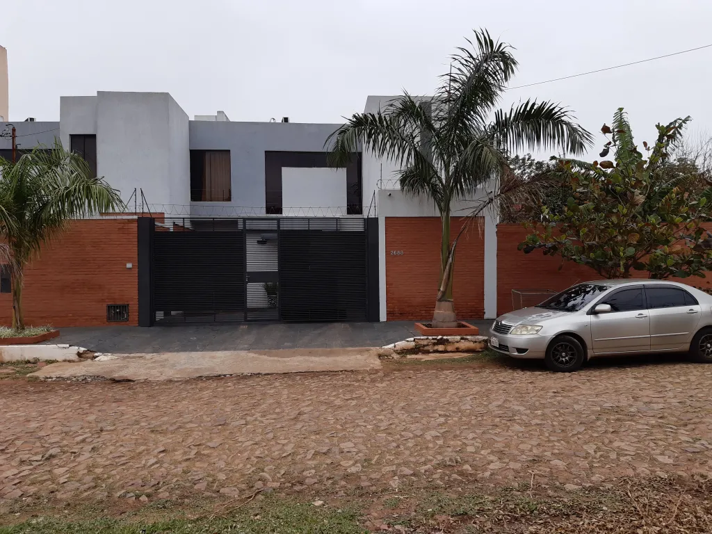 VENDO EN SAN LORENZO,Bº MITA Í, 3 CASAS AMPLIAS Y AMURALLADAS. — foto 3