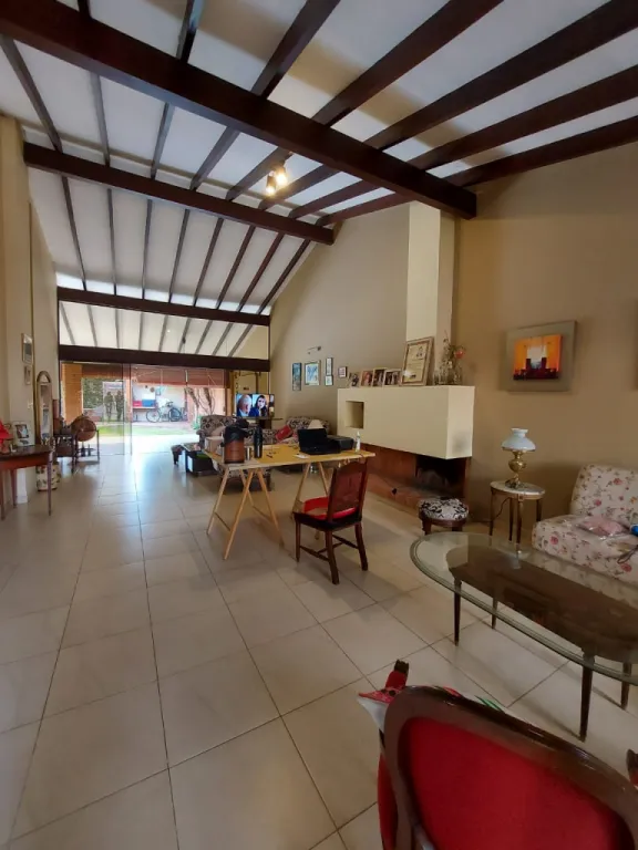 VENDO CASA DE 3 DORMITORIOS Y PISICINA EN EL BARRIO LAS MERCEDES‼️ — foto 3