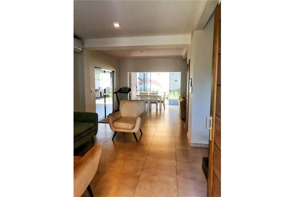 Hermosa casa de estilo minimalista en Villa Adela-Luque — foto 2