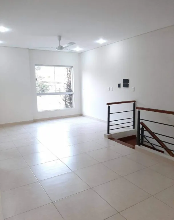 ALQUILO O VENDO HERMOSO DUPLEX EN LAMBARE. ZONA DEL YACHT — foto 3