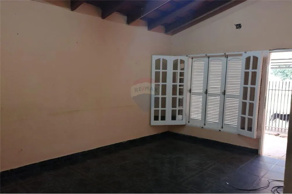 Vendo casa en el barrio Los Arrabales de Encarnación: 3 habitaciones y un baño. — foto 3
