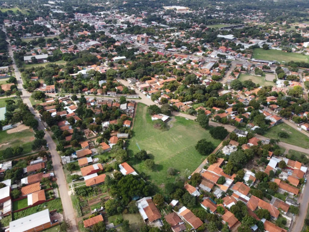 VENDO AMPLIA Y HERMOSA PROPIEDAD EN EL CENTRO DE LIMPIO — foto 2