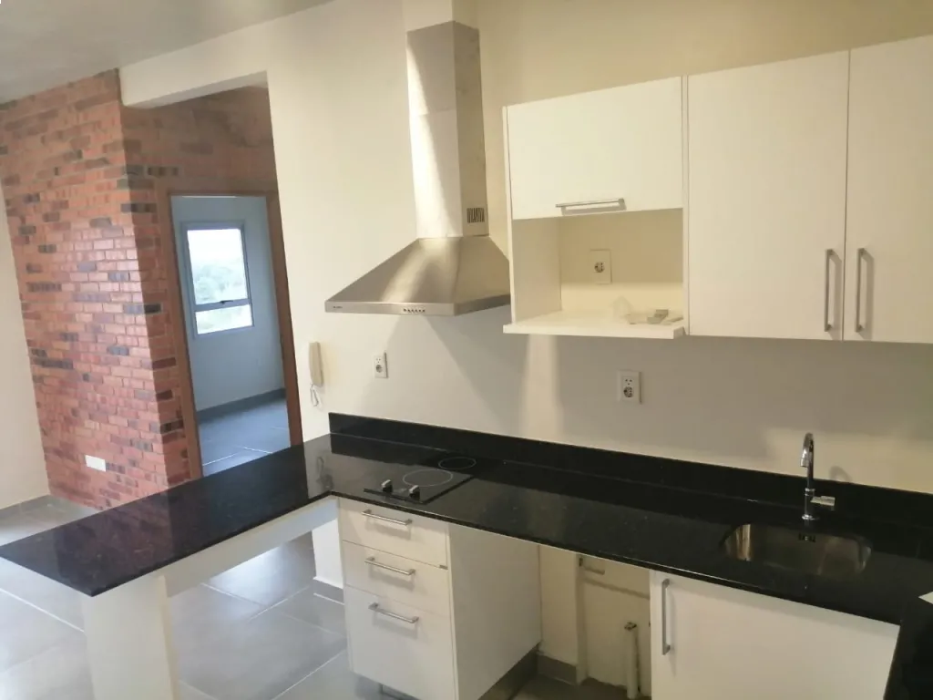 Vendo departamento 2 dormitorio semi amoblado en zona Shopping Mariano — foto 3