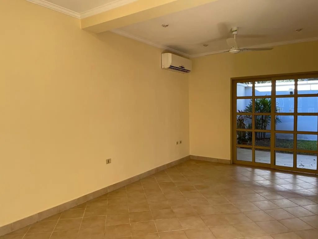 VENDO - amplio duplex en esquina — foto 3