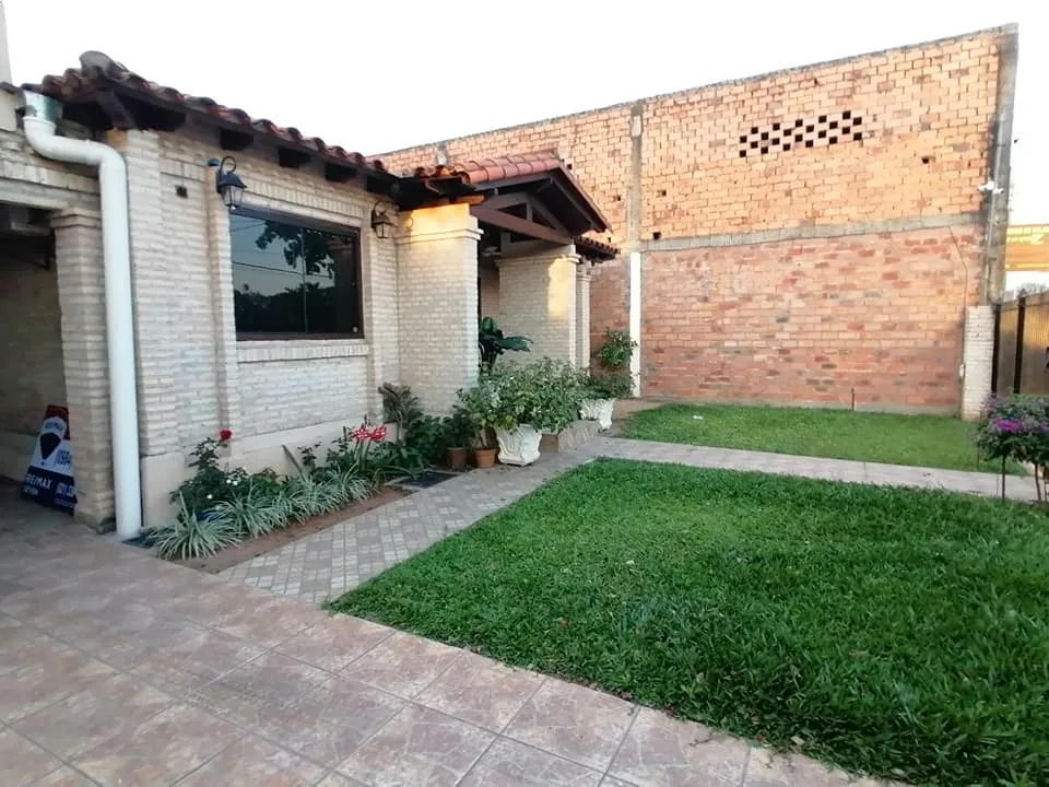 VENDO CASA AMPLIA 5 DORM Y 4 BAÑOS — foto 3