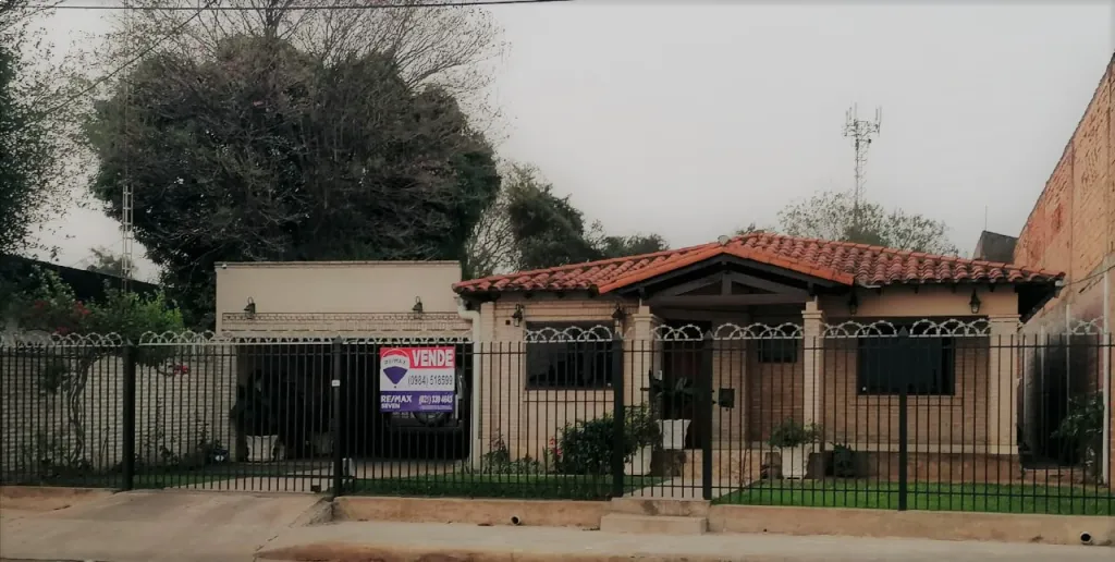 VENDO CASA AMPLIA 5 DORM Y 4 BAÑOS — foto 2