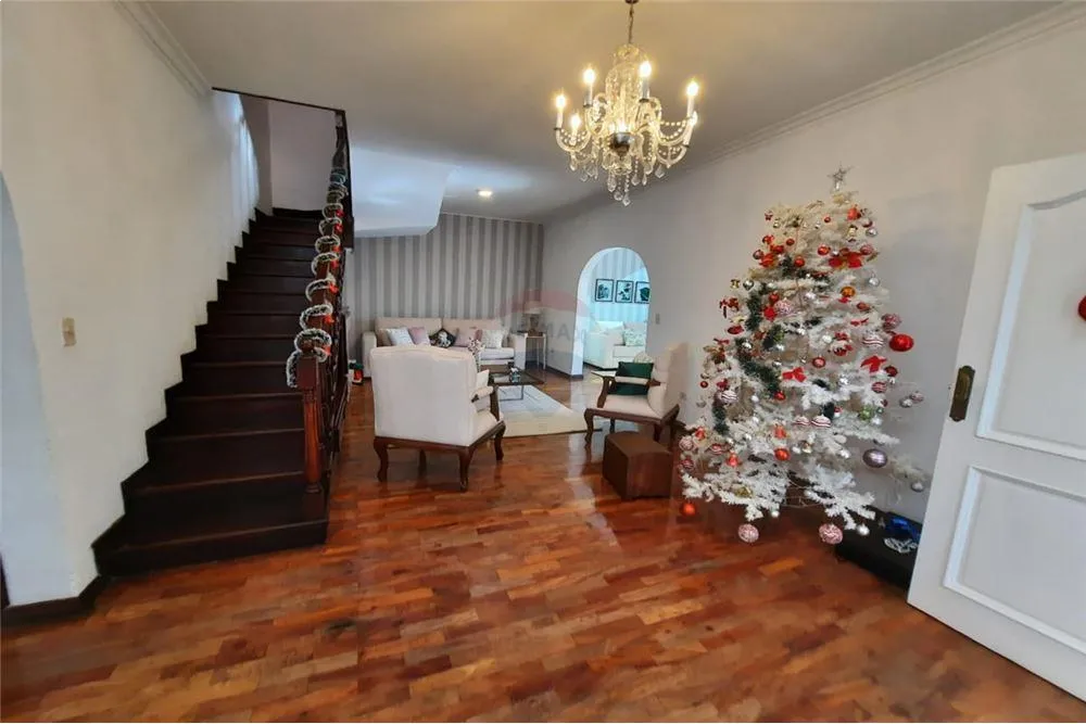 Hermosa residencia exclusivo barrio Santo Domingo, Zona Casa Rica — foto 2