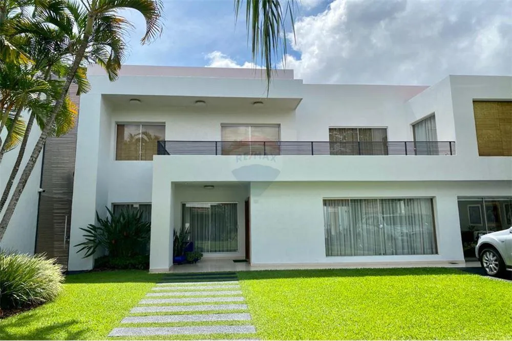 HERMOSA RESIDENCIA EN ASUNCIÓN — foto 2