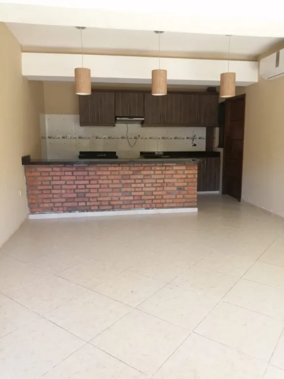 ALQUILO HERMOSO DUPLEX EN LUQUE. ZONA CONMEBOL — foto 2