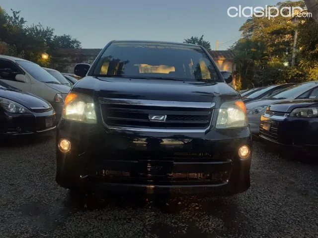 Toyota Noah 2005 - foto 2