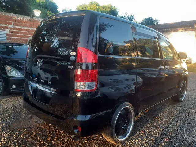 Toyota Noah 2005 — foto 5