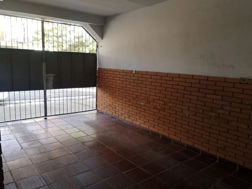 🛅BRILLANTE OPORTUNIDAD DE INVERSIÓN EN BARRIO RESIDENCIAL DE ASUNCIÓN!! — foto 3
