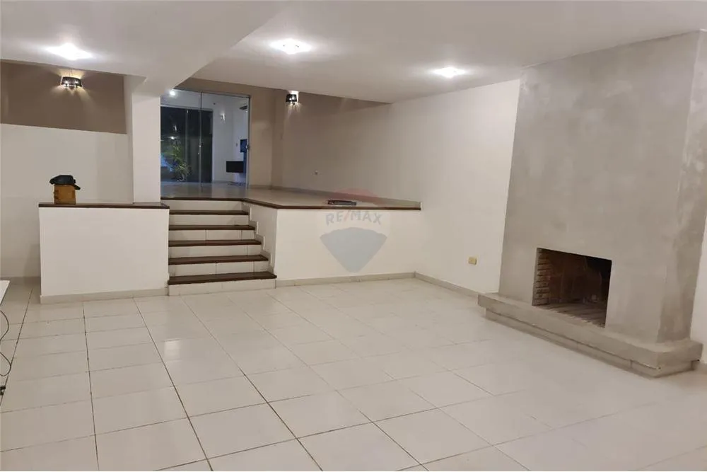 FINA RESIDENCIA EN BARRIO HIPODROMO DE ASUNCION — foto 2