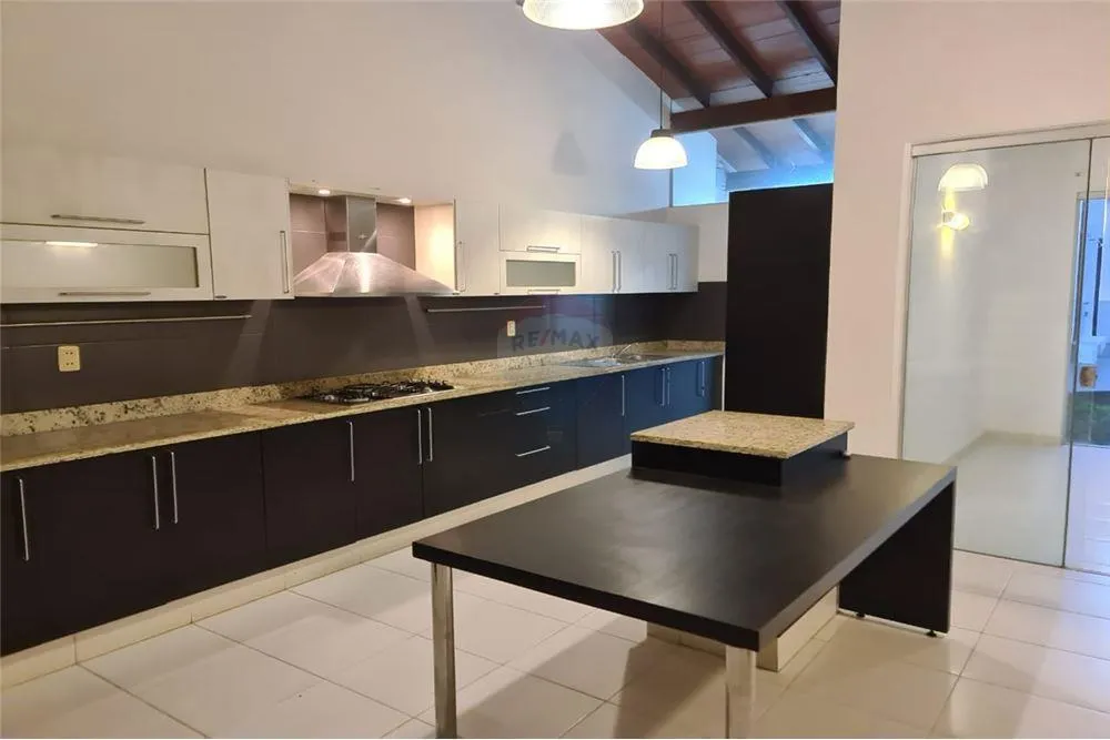 FINA RESIDENCIA EN BARRIO HIPODROMO DE ASUNCION — foto 3