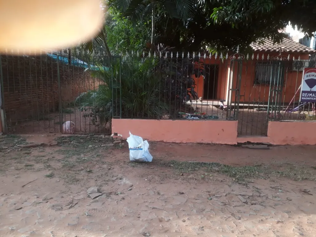 VENDO CASA ECONÓMICA A REPARAR EN SAN LORENZO — foto 2
