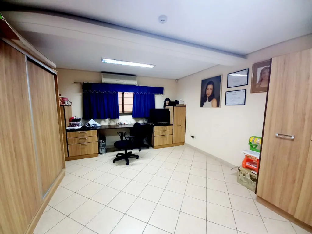 ALQUILER DE AMPLIO SALÓN EN EL EDIFICIO GENOVA — foto 2