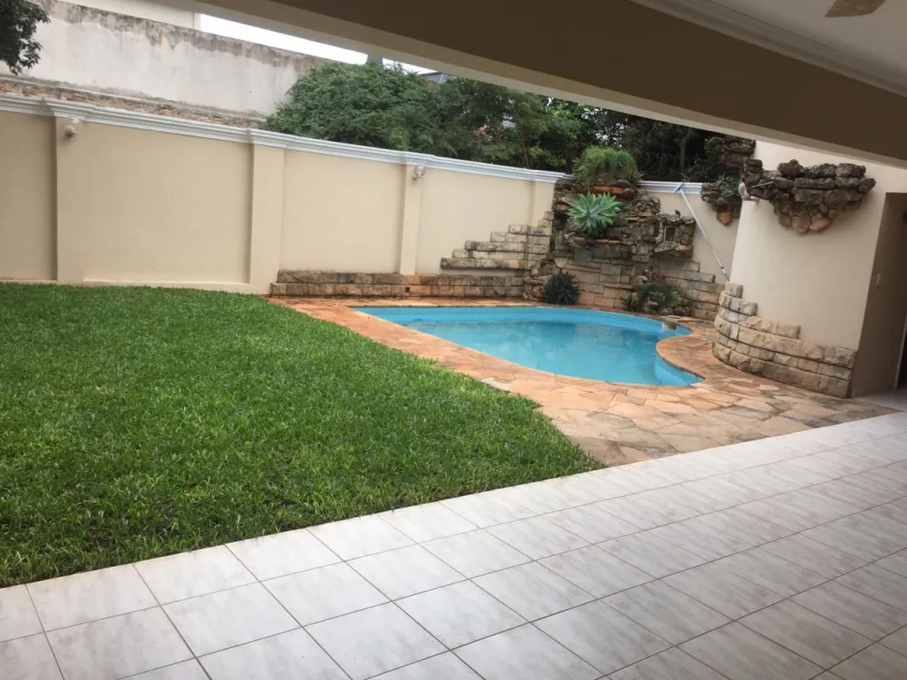 HERMOSA RESIDENCIA — foto 2