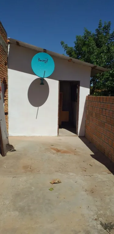 Vendo casa a ocupar, refaccionar o demoler en Luque a 50 mts. de la Avda. Rosario — foto 3