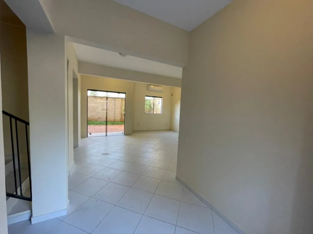 ALQUILO HERMOSO DUPLEX EN LUQUE. ZONA CAMPO GRANDE — foto 2