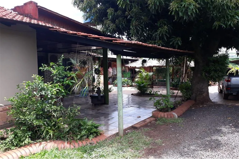 Vendo casa en el centro de Hohenau: 4 habitaciones y 3 baños — foto 2