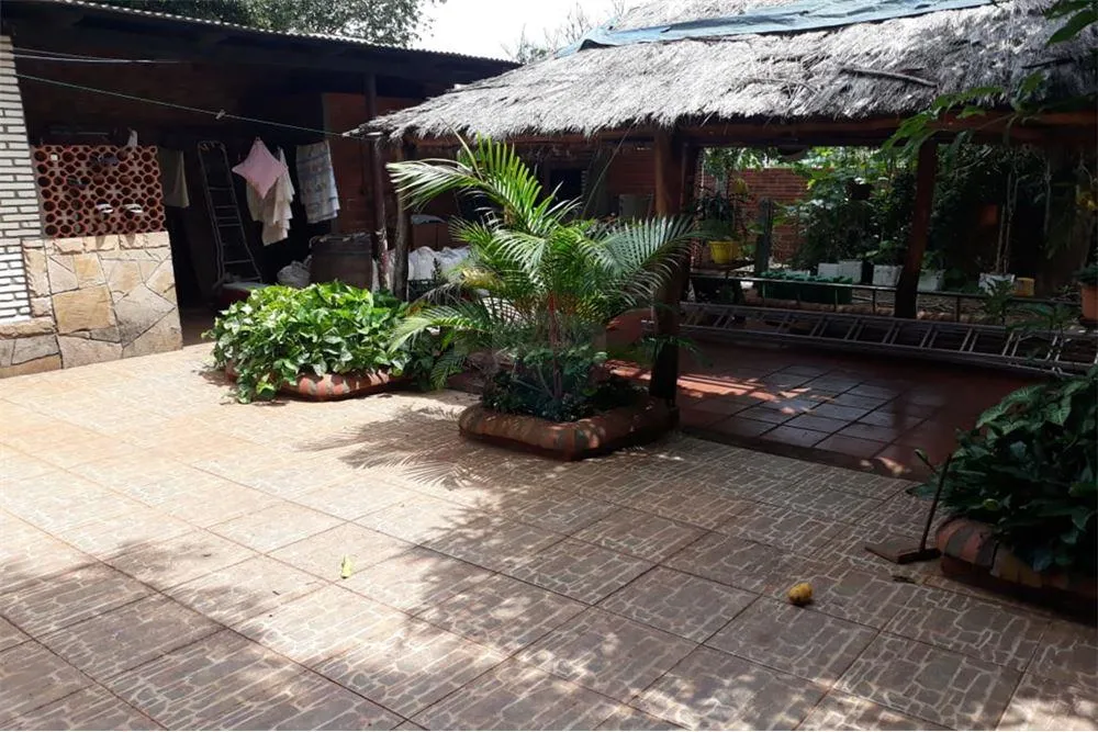 Vendo casa en el centro de Hohenau: 4 habitaciones y 3 baños — foto 3