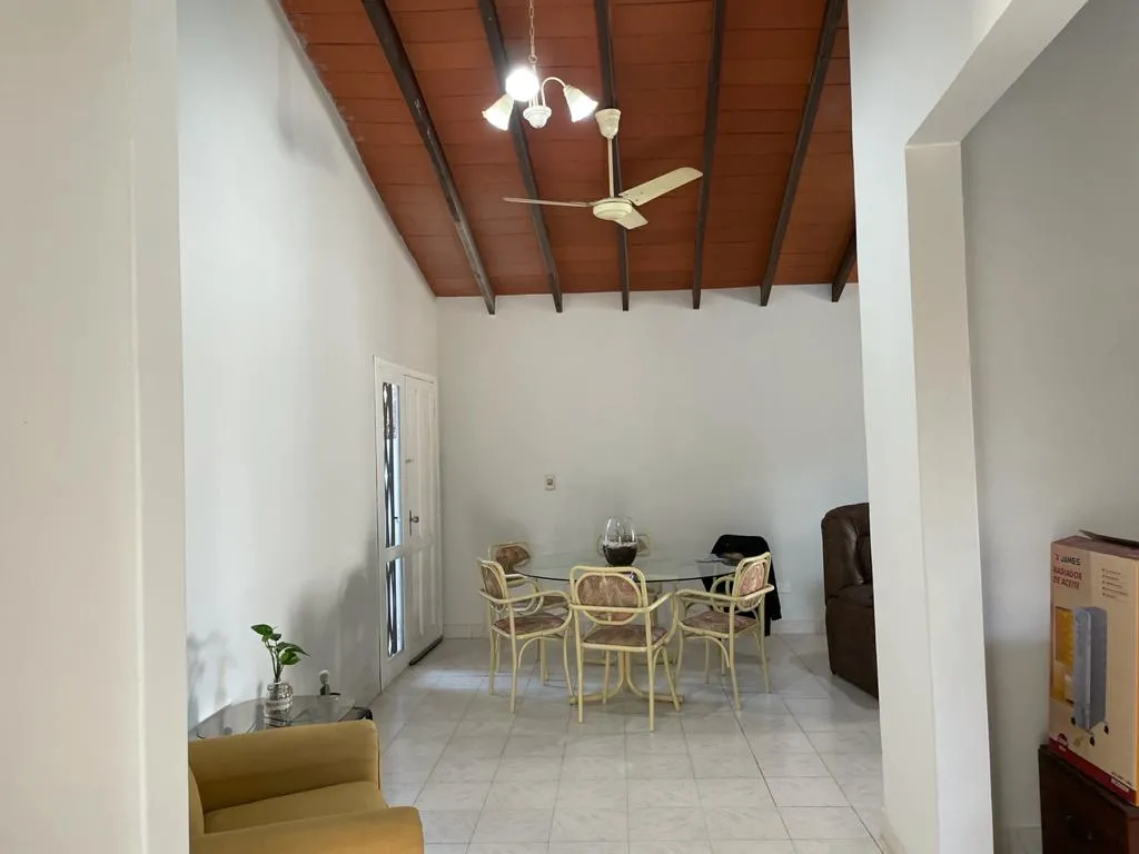Vendo amplia casa barrio Santa Librada, detrás de Westfalia — foto 2