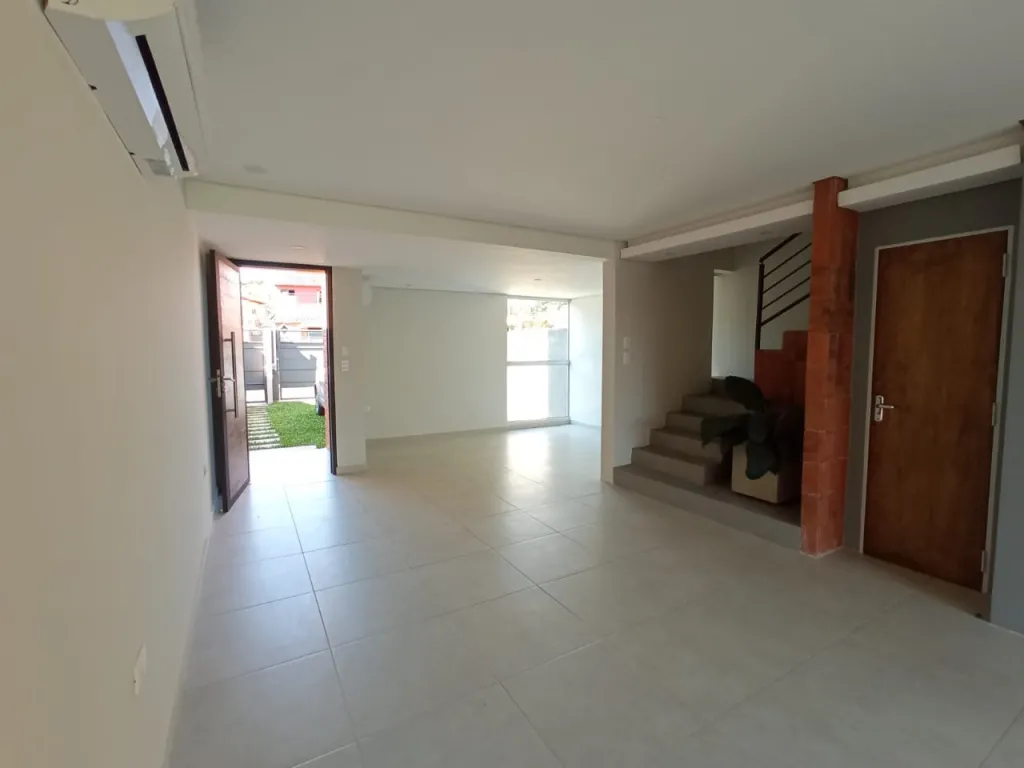 ALQUILO HERMOSO DÚPLEX A ESTRENAR EN LAMBARÉ zona SUPERMERCADO METRO — foto 2