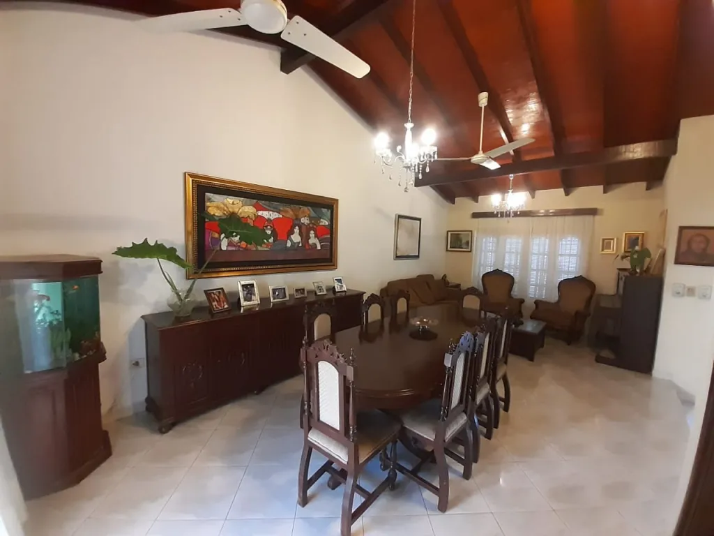 VENDO CASA CONFORTABLE CON PISCINA EN SAN VICENTE — foto 2