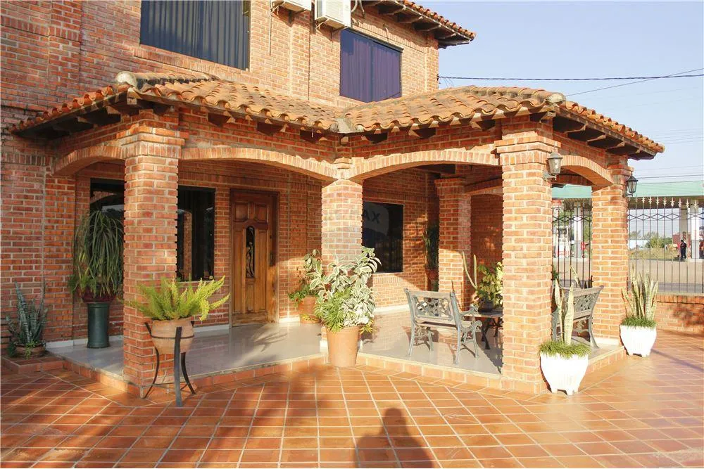 Preciosa casa y salones comerciales de 1874m2 550,000 USD — foto 3