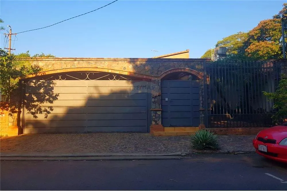 Vendo amplia residencia en Villa Morra — foto 2