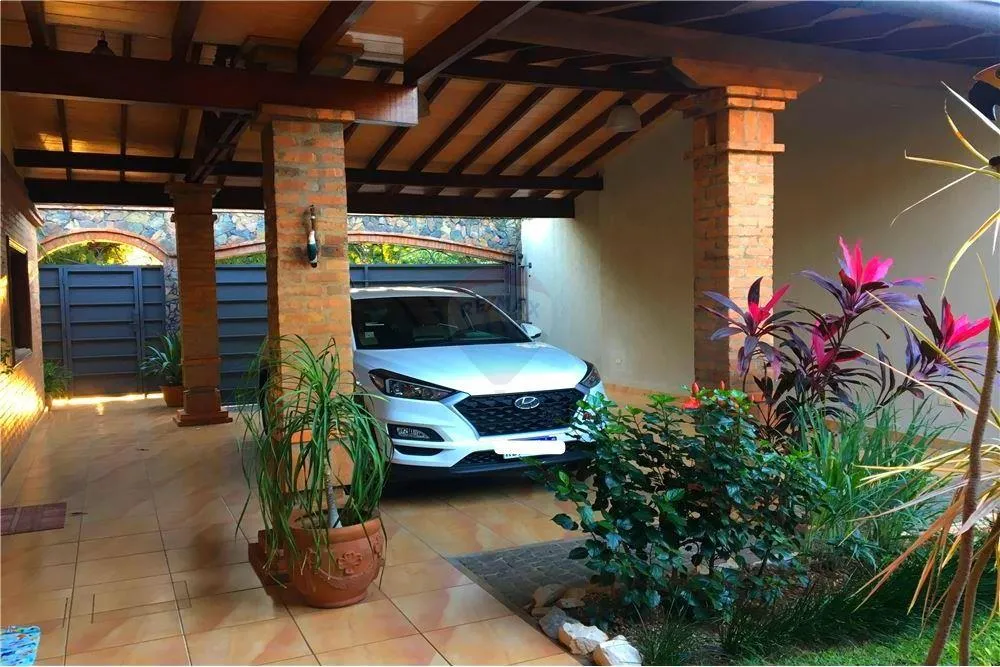 Vendo amplia residencia en Villa Morra — foto 3