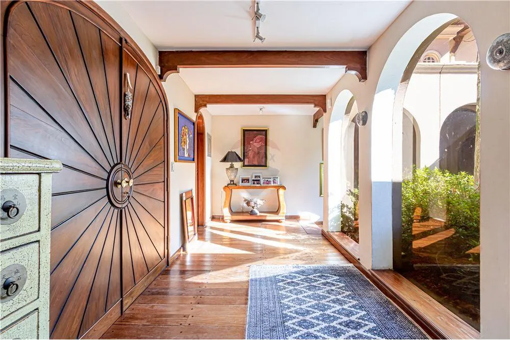 Vendo hermosa Residencia en Asunción - 1.150.000 USD. — foto 2