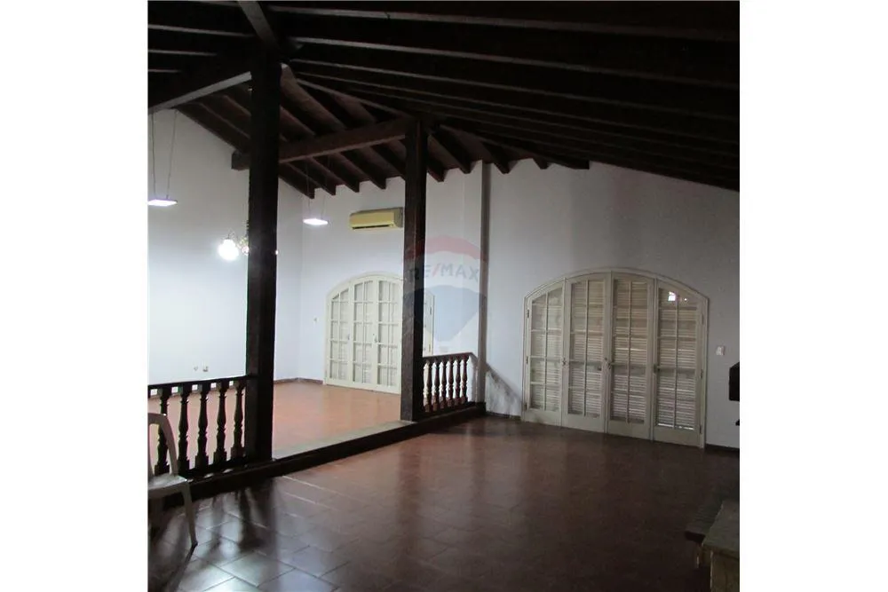SE ALQUILA AMPLIA CASA PARA VIVIENDA U OFICINA — foto 2