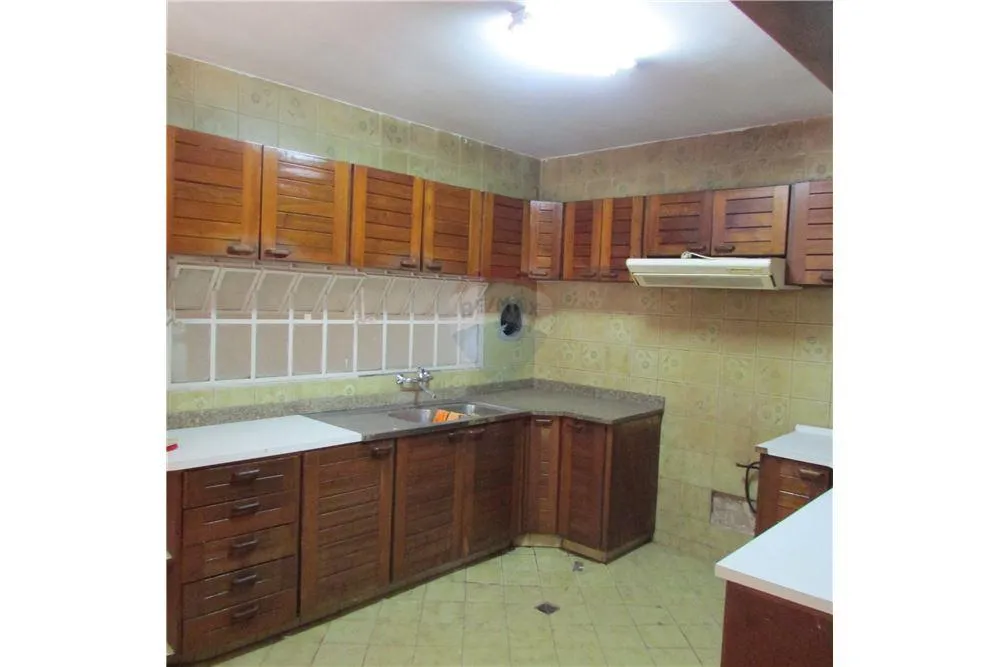 SE ALQUILA AMPLIA CASA PARA VIVIENDA U OFICINA — foto 3