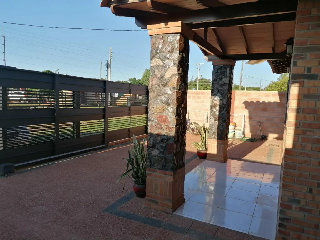 VENDO CASA EN GUARAMBARÉ — foto 2