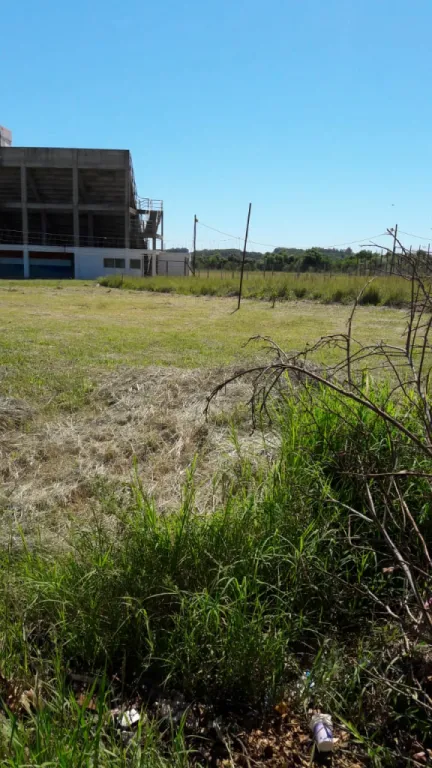 TERRENO CERCA DEL ESTADIO DEL CLUB NACIONAL — foto 3