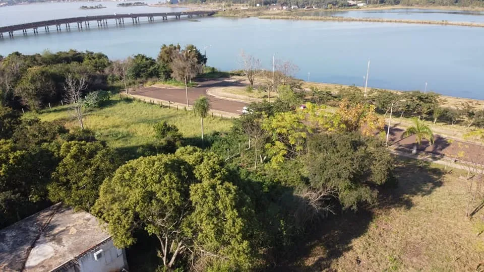 VENDO AMPLIO TERRENO - Vista al Rio- Encarnación Santa María — foto 3