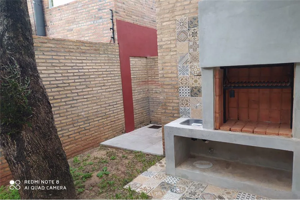 HERMOSO DUPLEX EN PRIMER BARRIO — foto 3