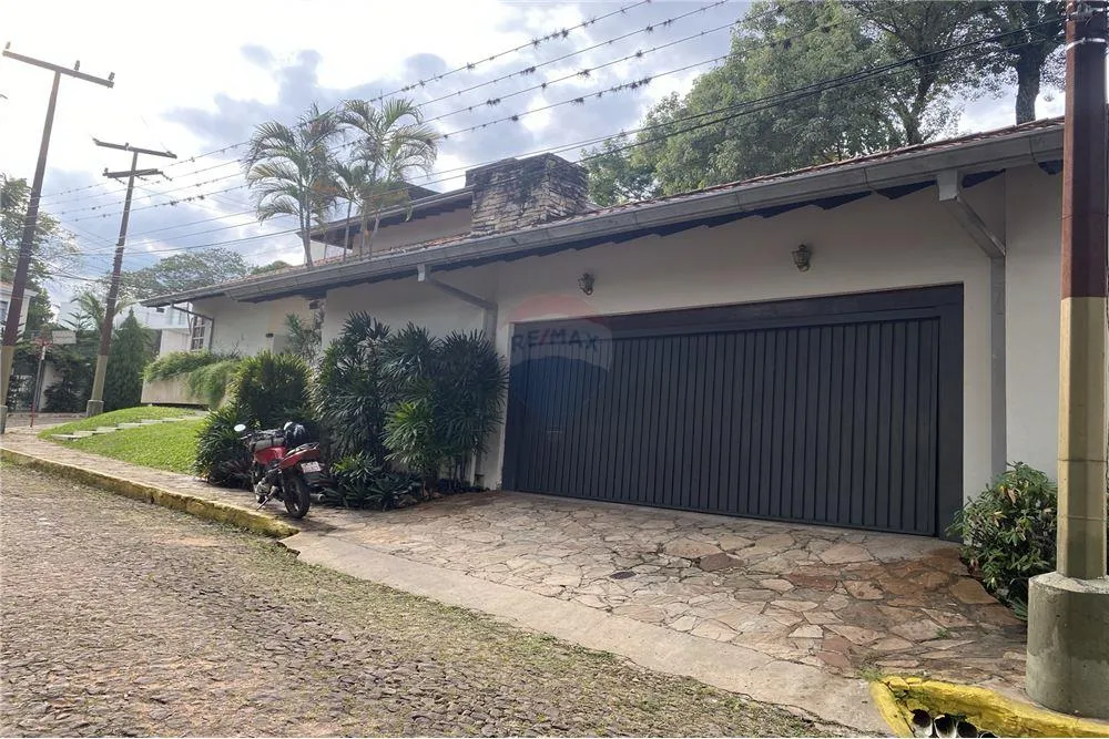 Vendo hermosa y amplia Residencia en Asunción - 450.000 USD. — foto 2