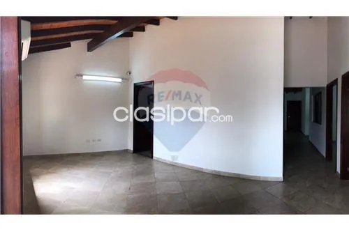 VENDO EN ESQUINA HERMOSA CASA EN FERNANDO DE LA LOTA ZONA NORTE — foto 2