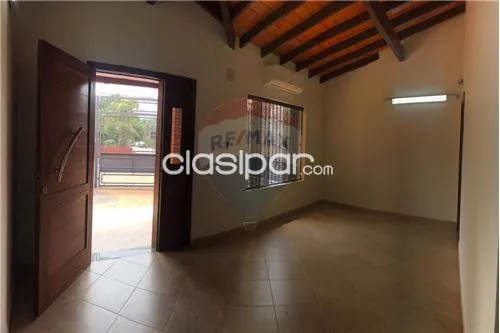 VENDO EN ESQUINA HERMOSA CASA EN FERNANDO DE LA LOTA ZONA NORTE — foto 3