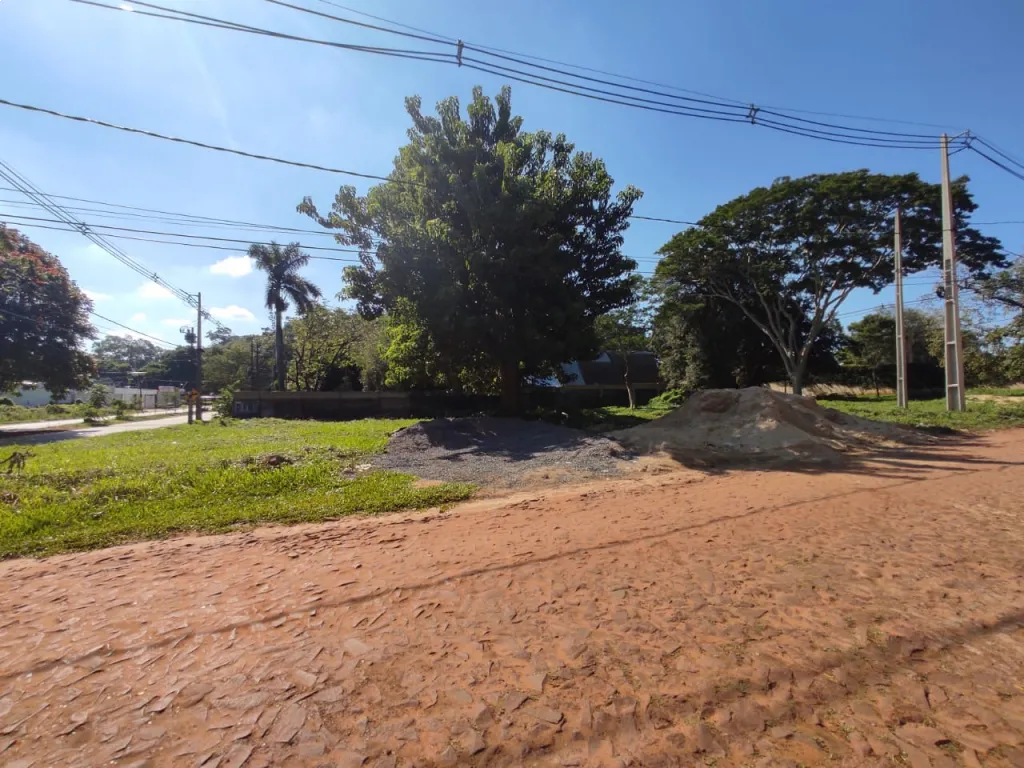 Vendo cuatro terrenos juntos,salida a tres calles, zona Palacio de justicia San Lorenzo — foto 3