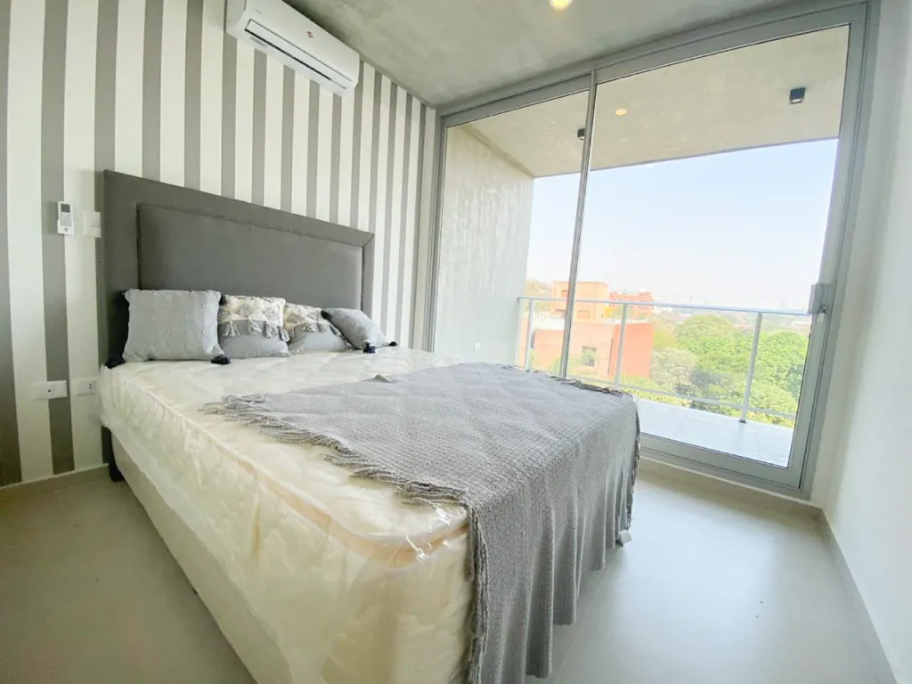 VENDO DEPARTAMENTO DE 3 DORMITORIOS (1 DE SERVICIO) CON COCHERA EN BARRIO JARA — foto 3