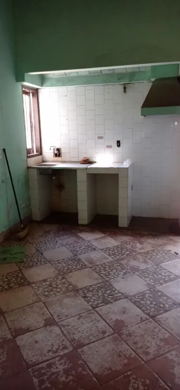 Vendo terreno con casa a refraccionar — foto 2